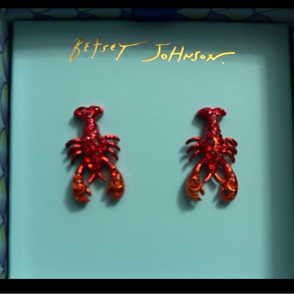 BETSEY JOHNSON 2025 Mermaid Collection Shiny Bright Red Lobster Earrings NEW NWT - Picture 1 of 10